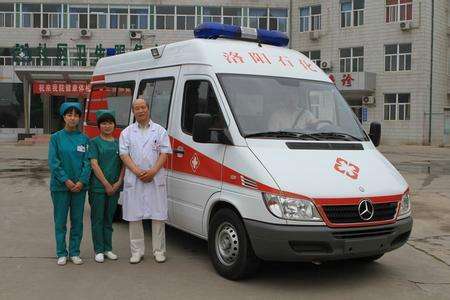 車(chē)禍期間，救護車(chē)及時(shí)出現能救人于危難