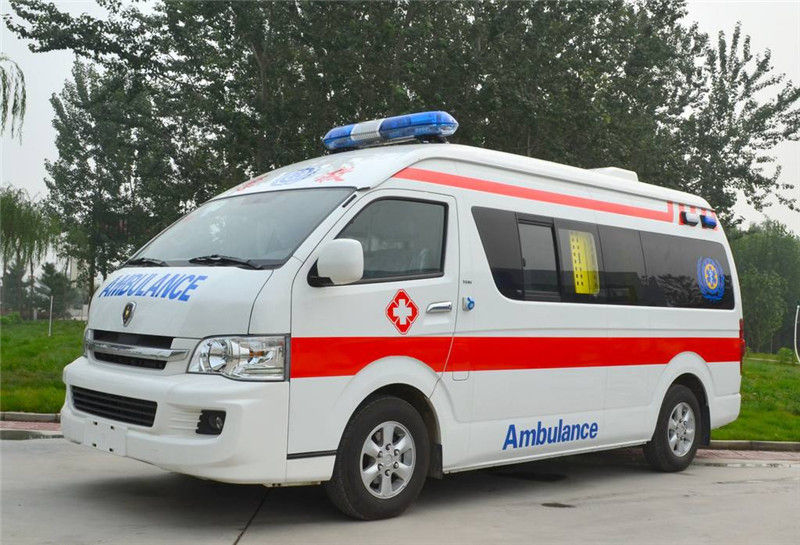 年底采購移動(dòng)救護車(chē)時(shí)需要注意哪些方面？